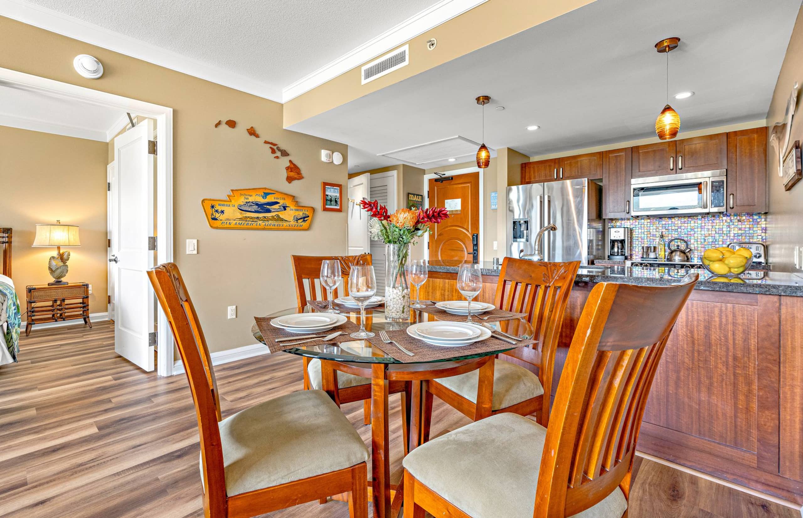 Condo in Lahaina · ★4.86 · 1 bedroom · 2 beds · 1 bath - Image 10