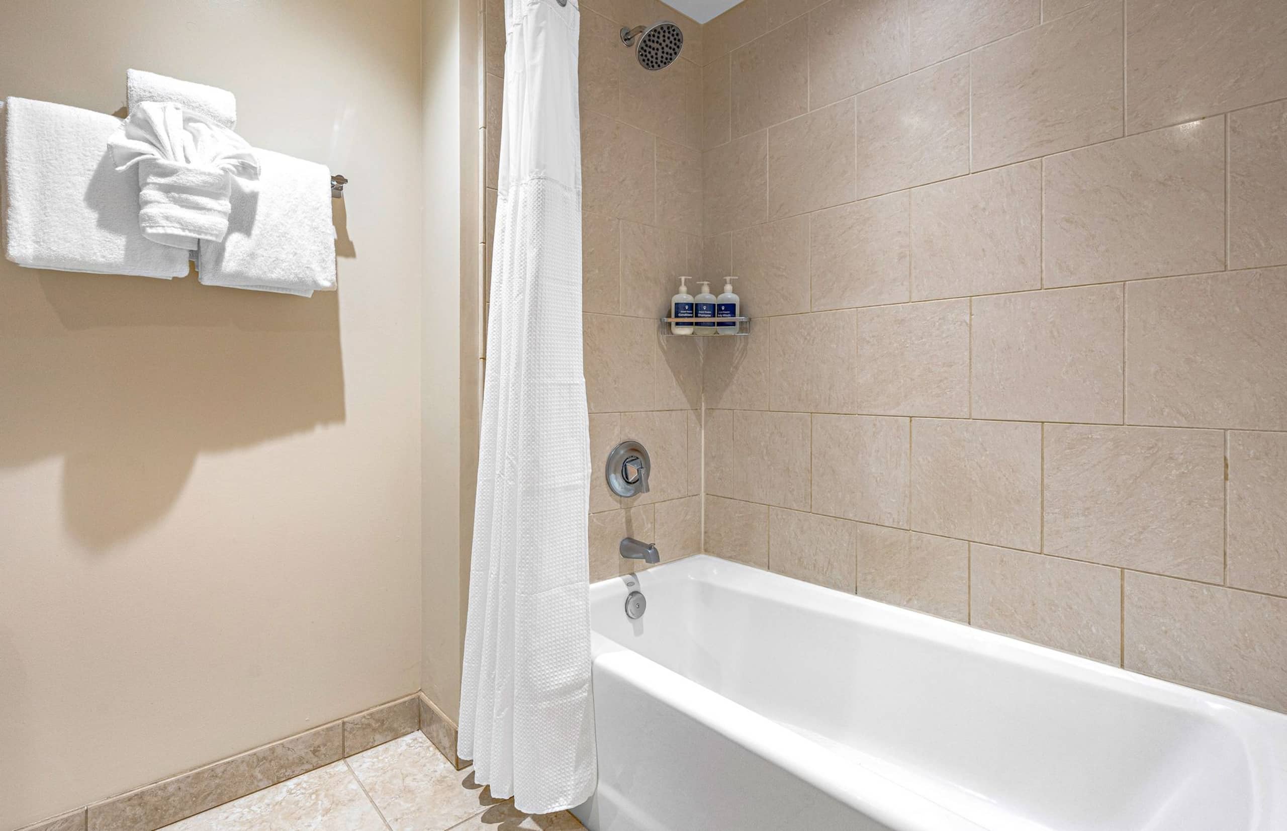 Condo in Lahaina · ★4.86 · 1 bedroom · 2 beds · 1 bath - Image 17