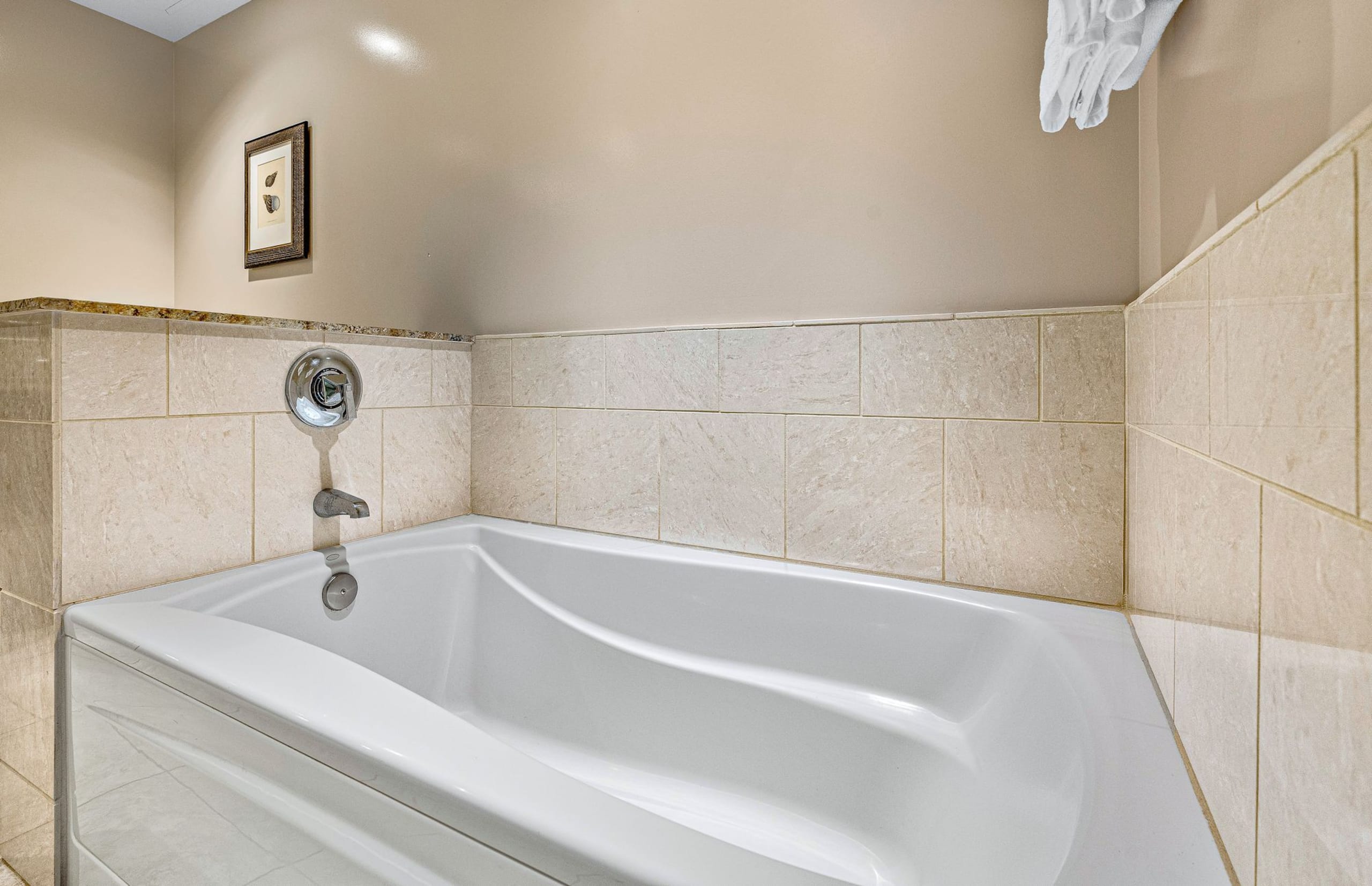 Condo in Lahaina · ★4.88 · 1 bedroom · 2 beds · 1 bath - Image 24