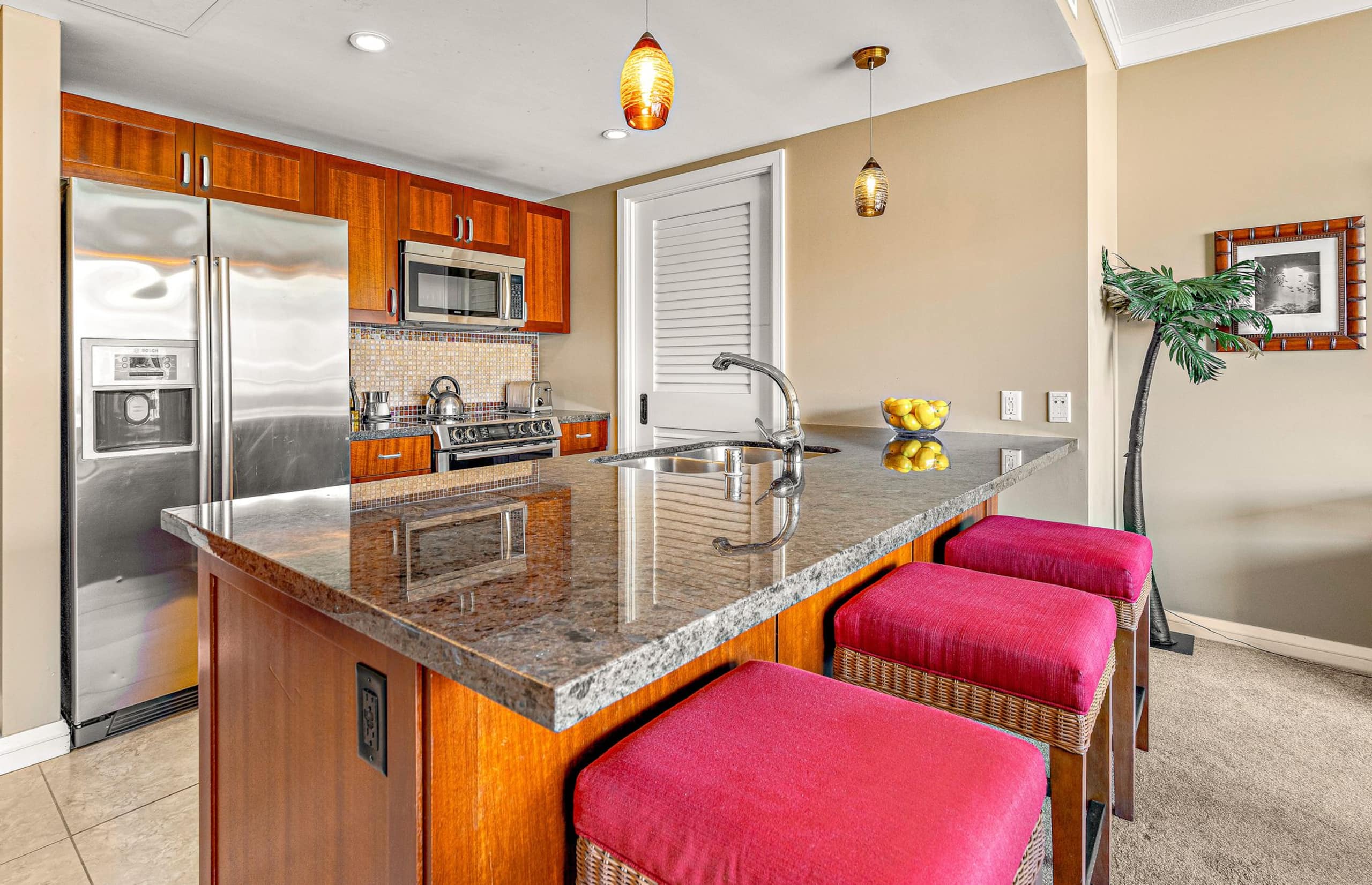 Condo in Lahaina · ★4.88 · 1 bedroom · 2 beds · 1 bath - Image 12