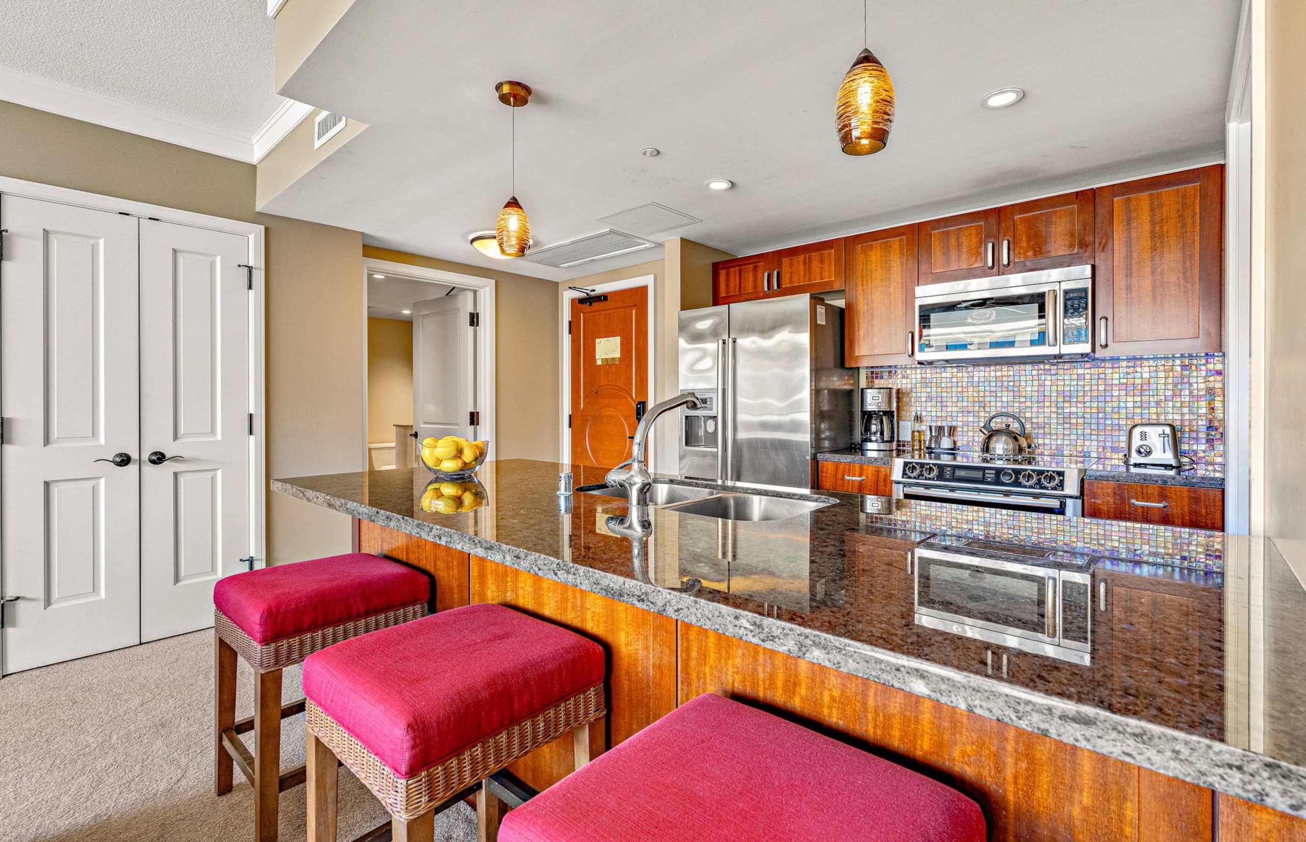 Condo in Lahaina · ★4.88 · 1 bedroom · 2 beds · 1 bath - Image 13