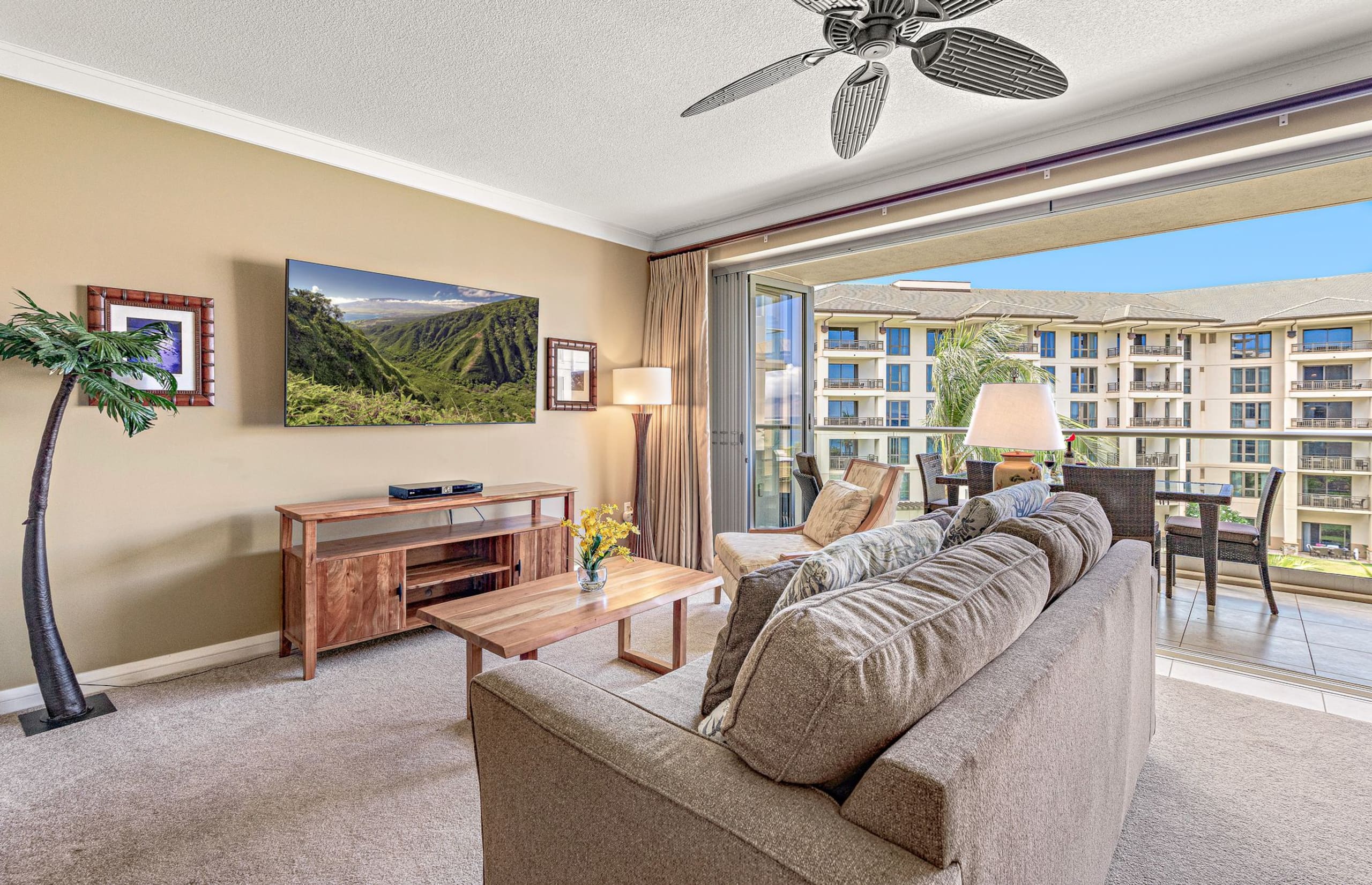Condo in Lahaina · ★4.88 · 1 bedroom · 2 beds · 1 bath - Image 8