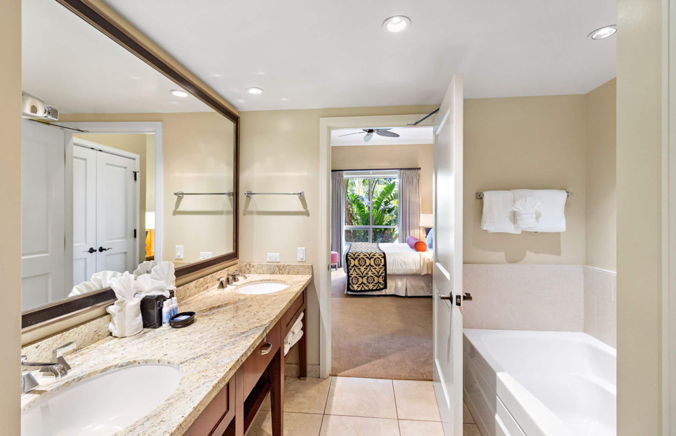 Condo in Lahaina · ★5.0 · 2 bedrooms · 3 beds · 2 baths - Image 19