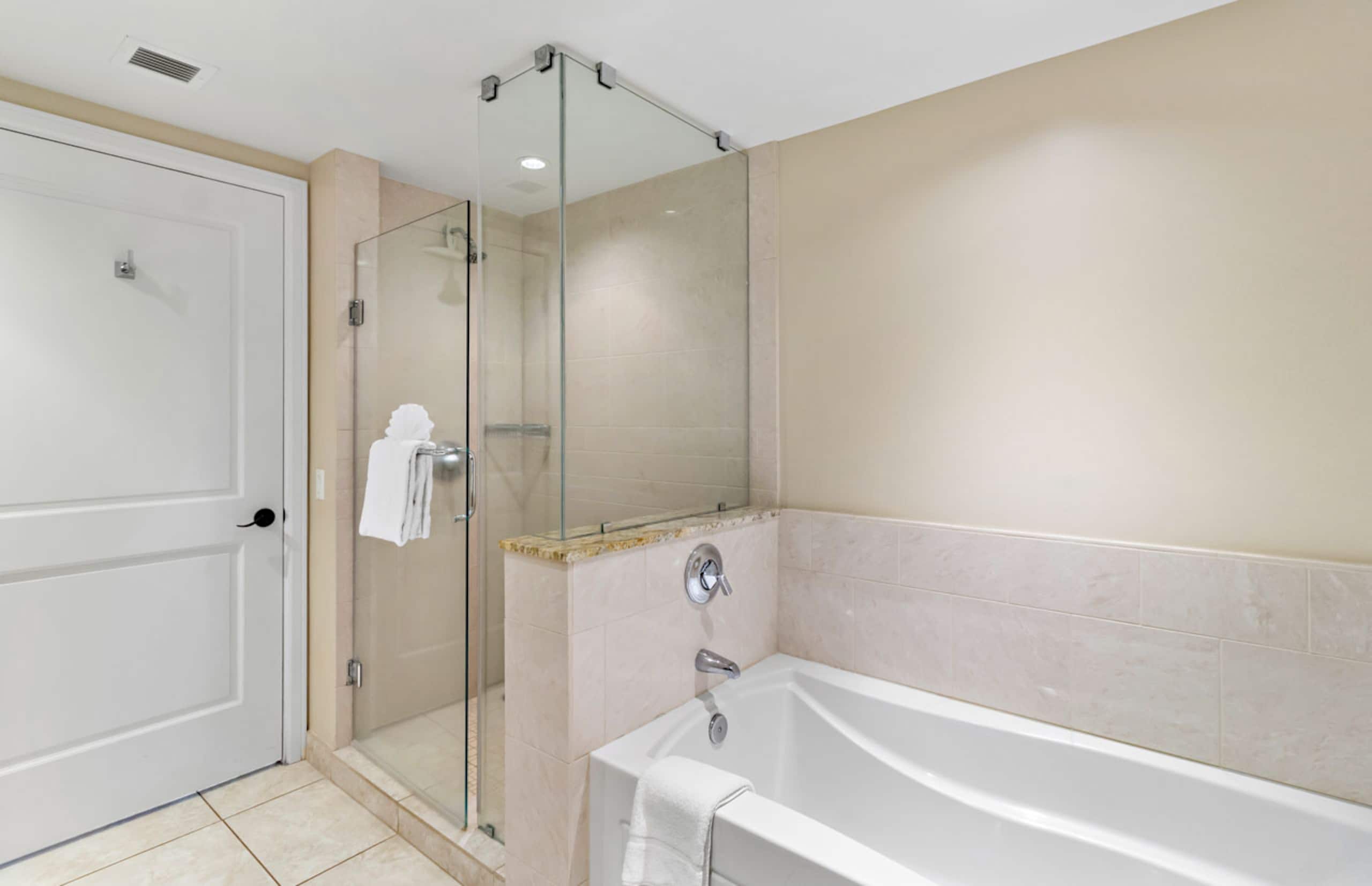 Condo in Lahaina · ★5.0 · 2 bedrooms · 3 beds · 2 baths - Image 20