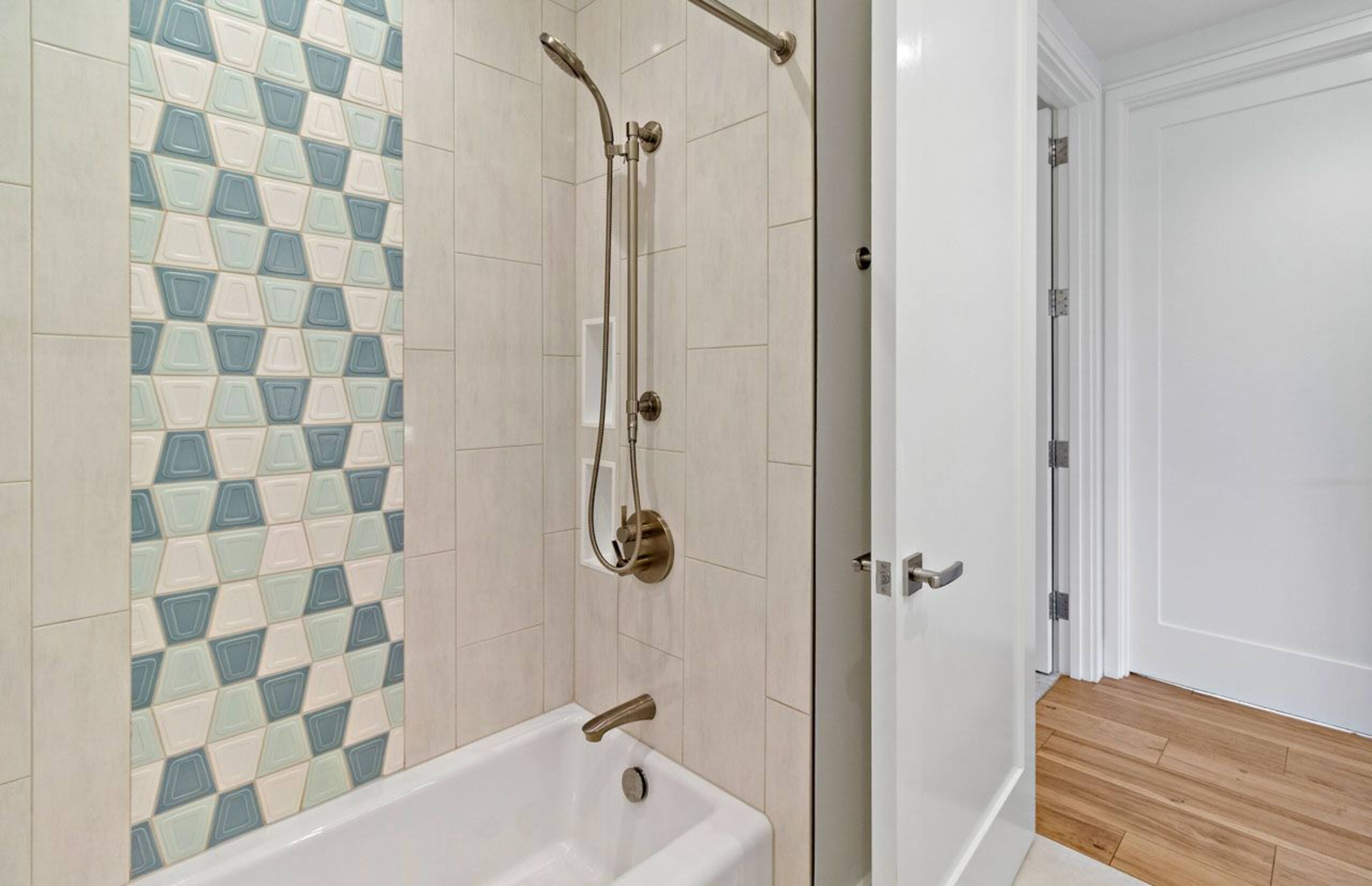 Condo in Lahaina · ★5.0 · 3 bedrooms · 4 beds · 3 baths - Image 28