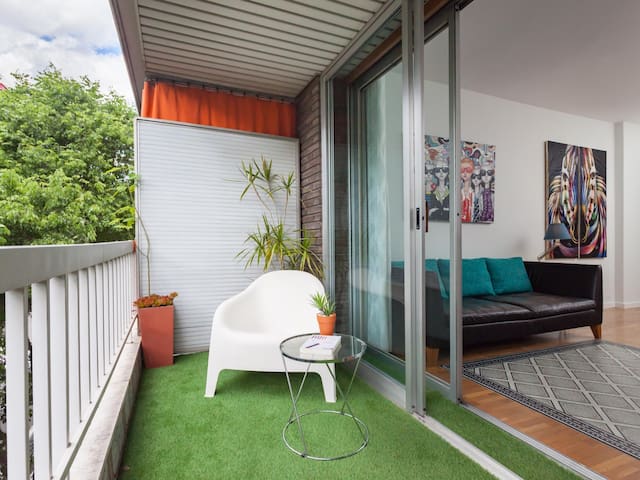 Art House Renoir Plaza Universitat Sant Antoni