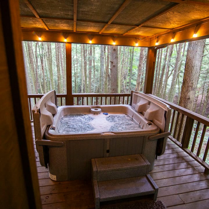 Ravine Chalet w/ Hot Tub & Sauna | Hocking Hills - Cabins for Rent