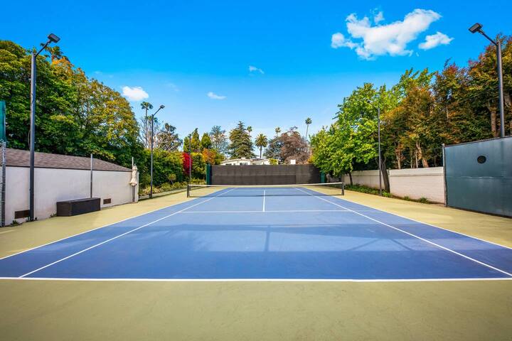The Beverly Hills Estate & Tennis Court gallery image 4