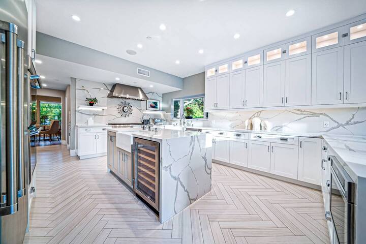 The Beverly Hills Estate & Tennis Court gallery image 5