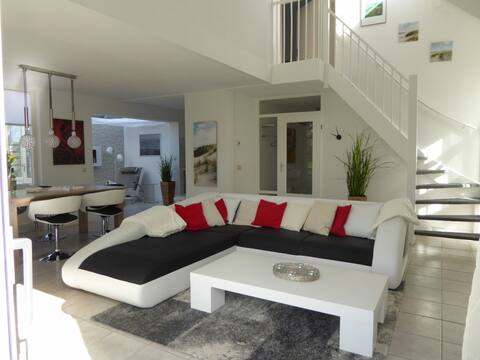 Villa Beach & Golf, Sauna, Whirl-Bathtub, Garden