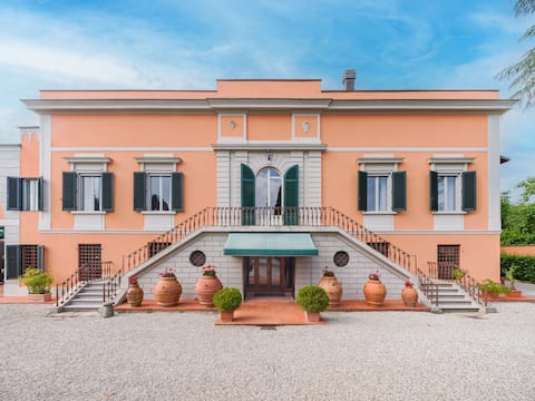 Villa De Fiori – Private Pool, AC, Sleeps 14