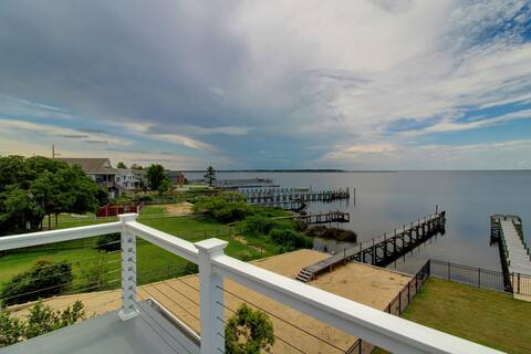 Sunset Bay 5 bedroom Sound-Front Home with private