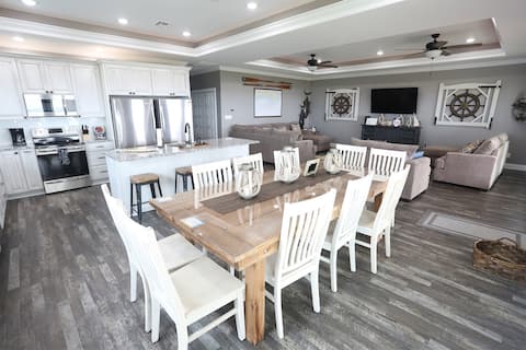 Family Tides - Beachfront - Island Realty