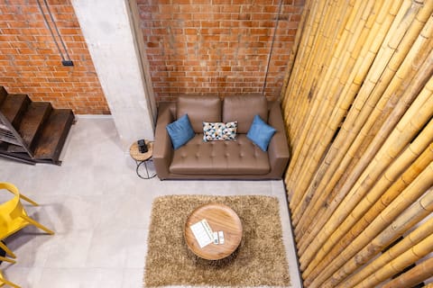 Airbnb con mejor rendimiento: Art Loft 05 'The Mechanic' in Valencia en Pobles De L'oest