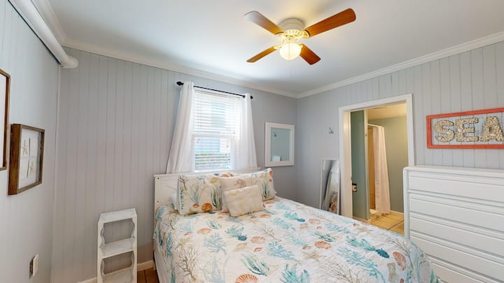 915-W-Ashley-Bedroom