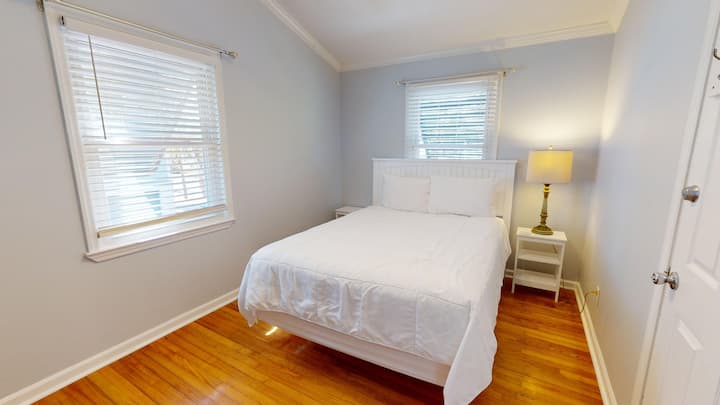915-W-Ashley-Bedroom