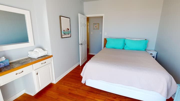 915-W-Ashley-Bedroom