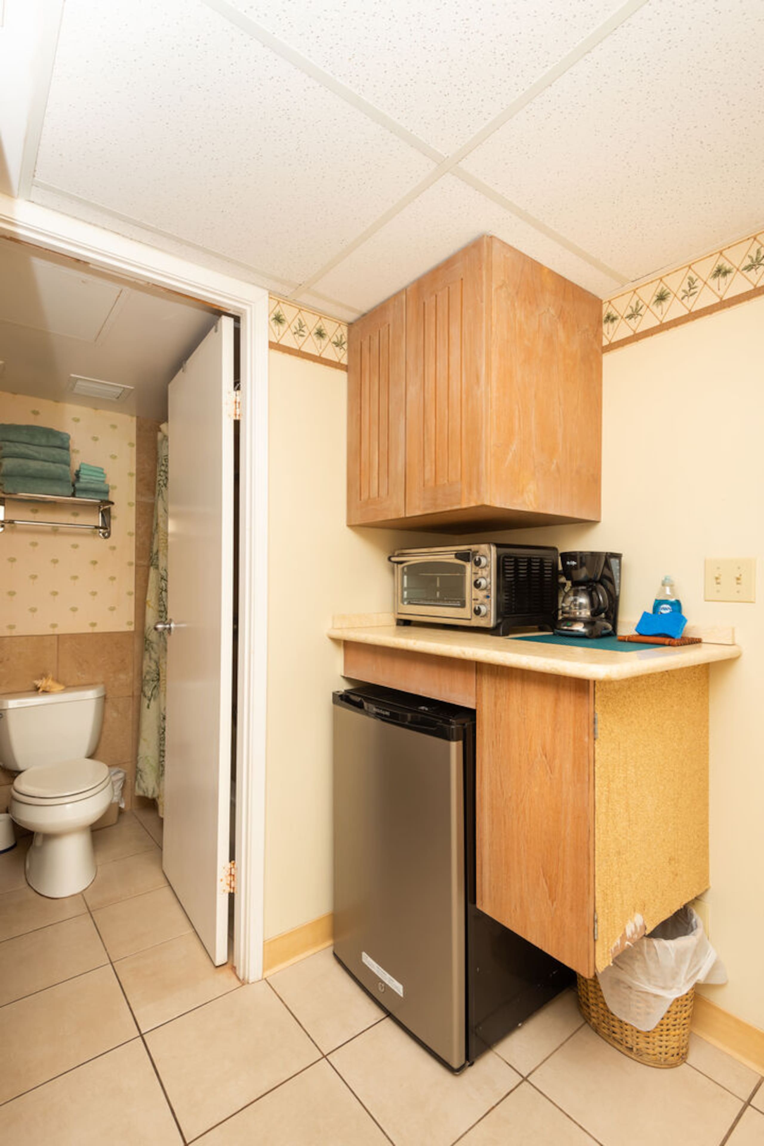 Condo in Honolulu · ★4.72 · 1 bedroom · 2 beds · 1 bath - Image 12
