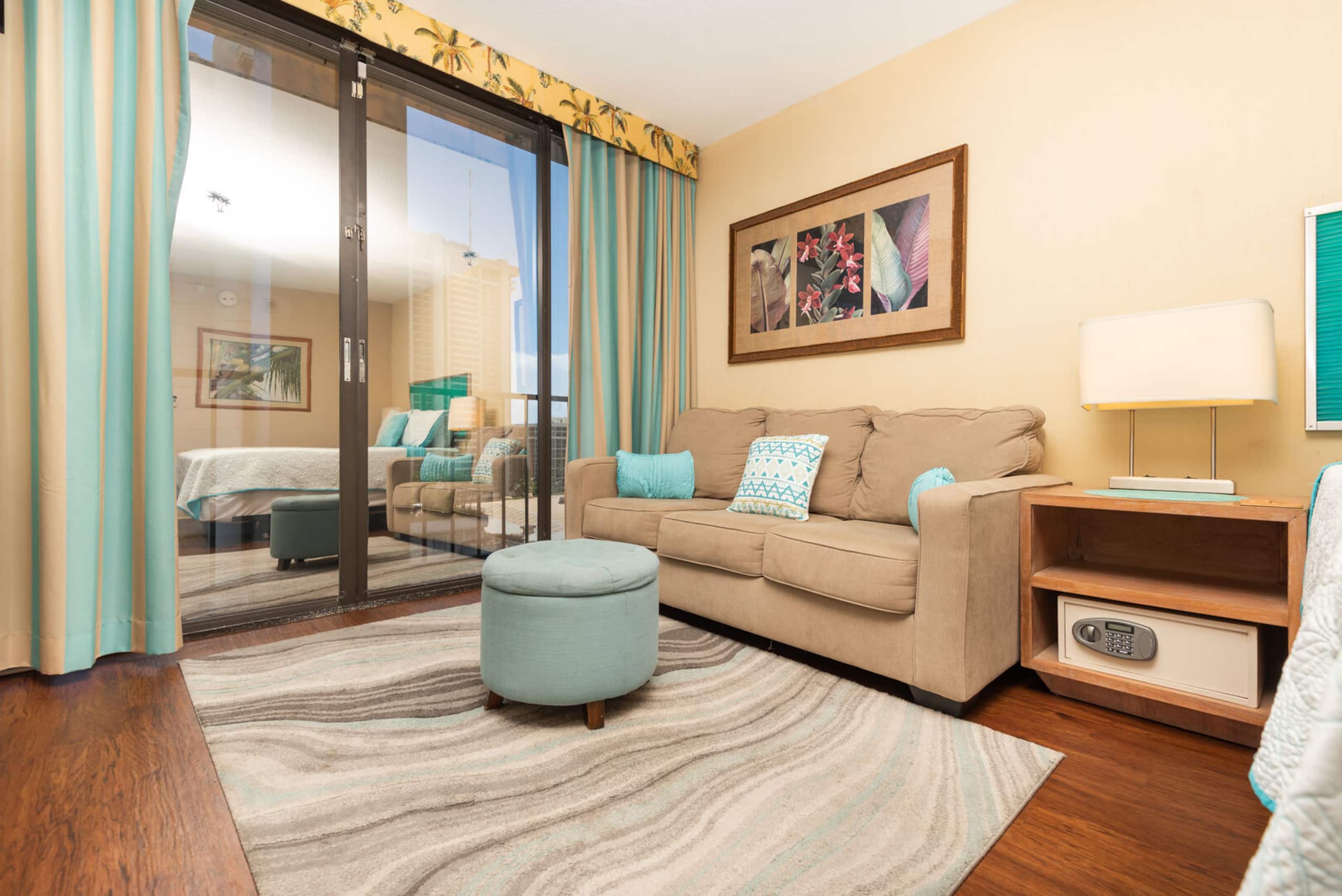Condo in Honolulu · ★4.72 · 1 bedroom · 2 beds · 1 bath - Image 3