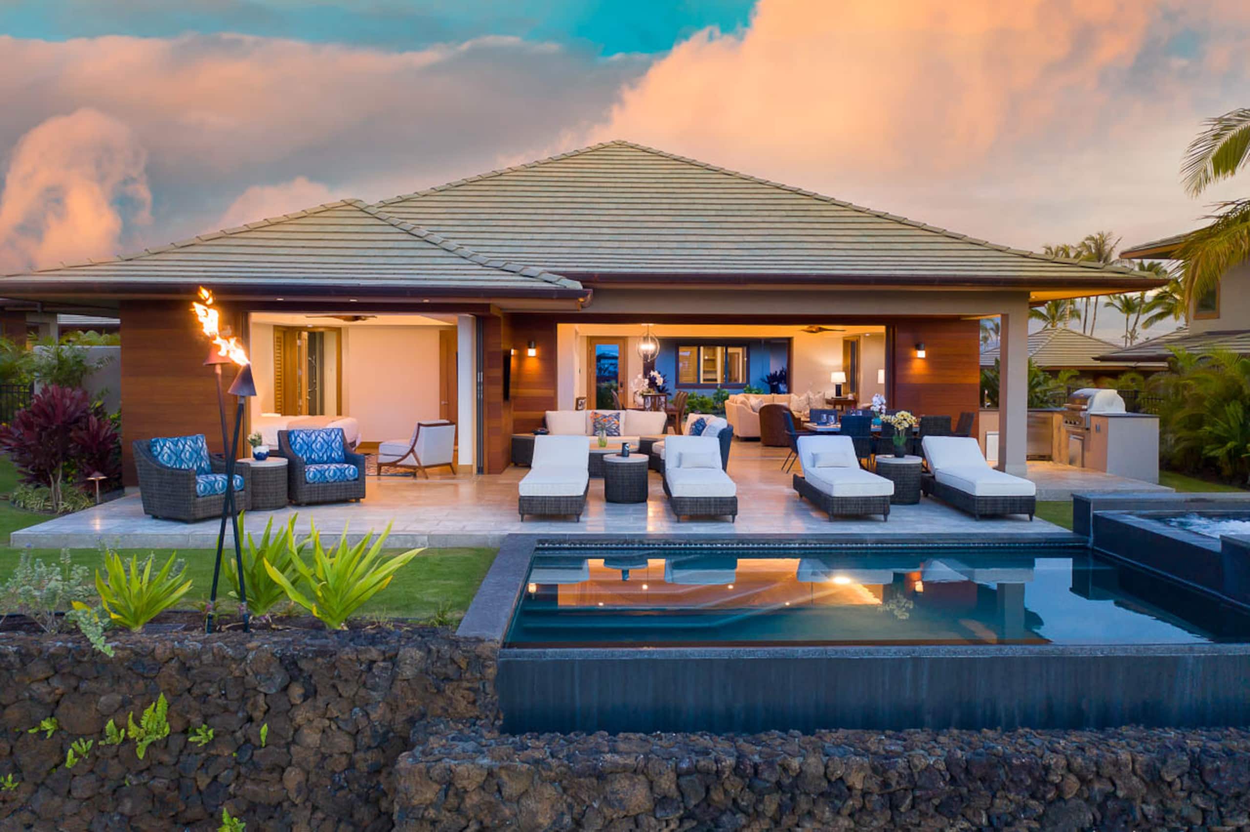 Home in Waimea · ★5.0 · 4 bedrooms · 6 beds · 4.5 baths - Image 6