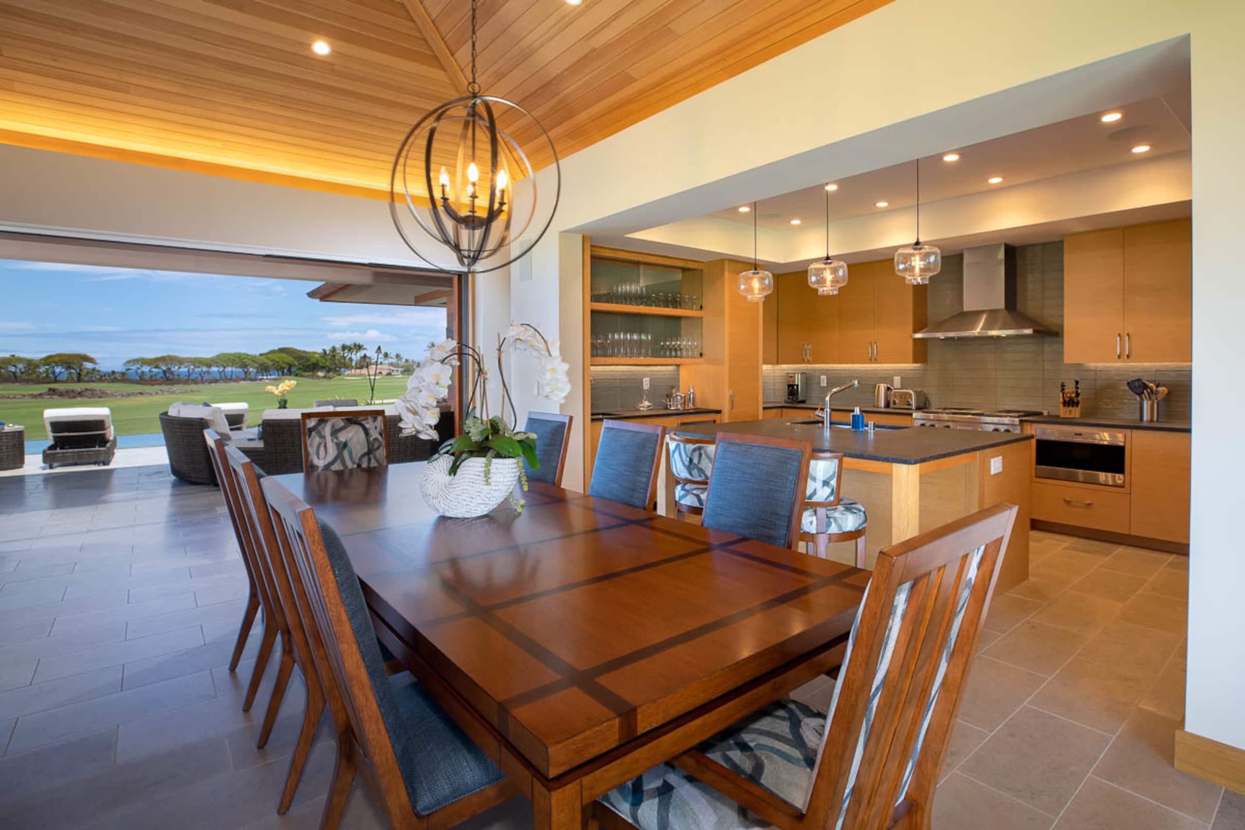 Home in Waimea · ★5.0 · 4 bedrooms · 6 beds · 4.5 baths - Image 11