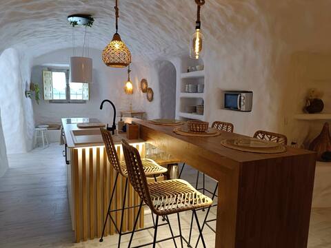 Cueva Eight Private Family