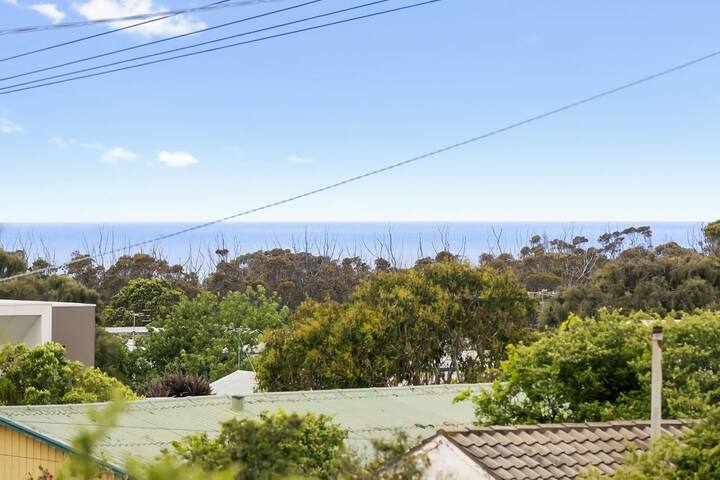 Central Beach House 52a