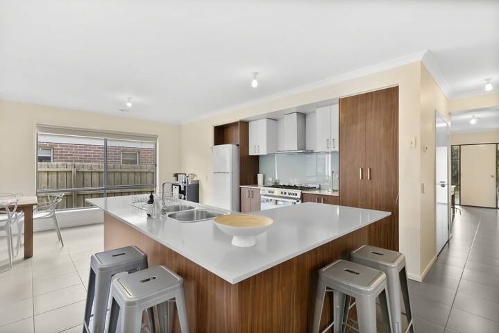 Ocean View Crescent 59 gallery image 5