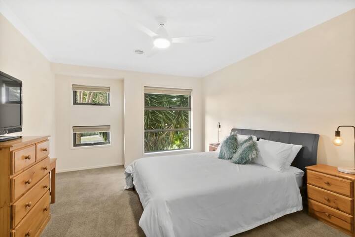 Ocean View Crescent 59 gallery image 2