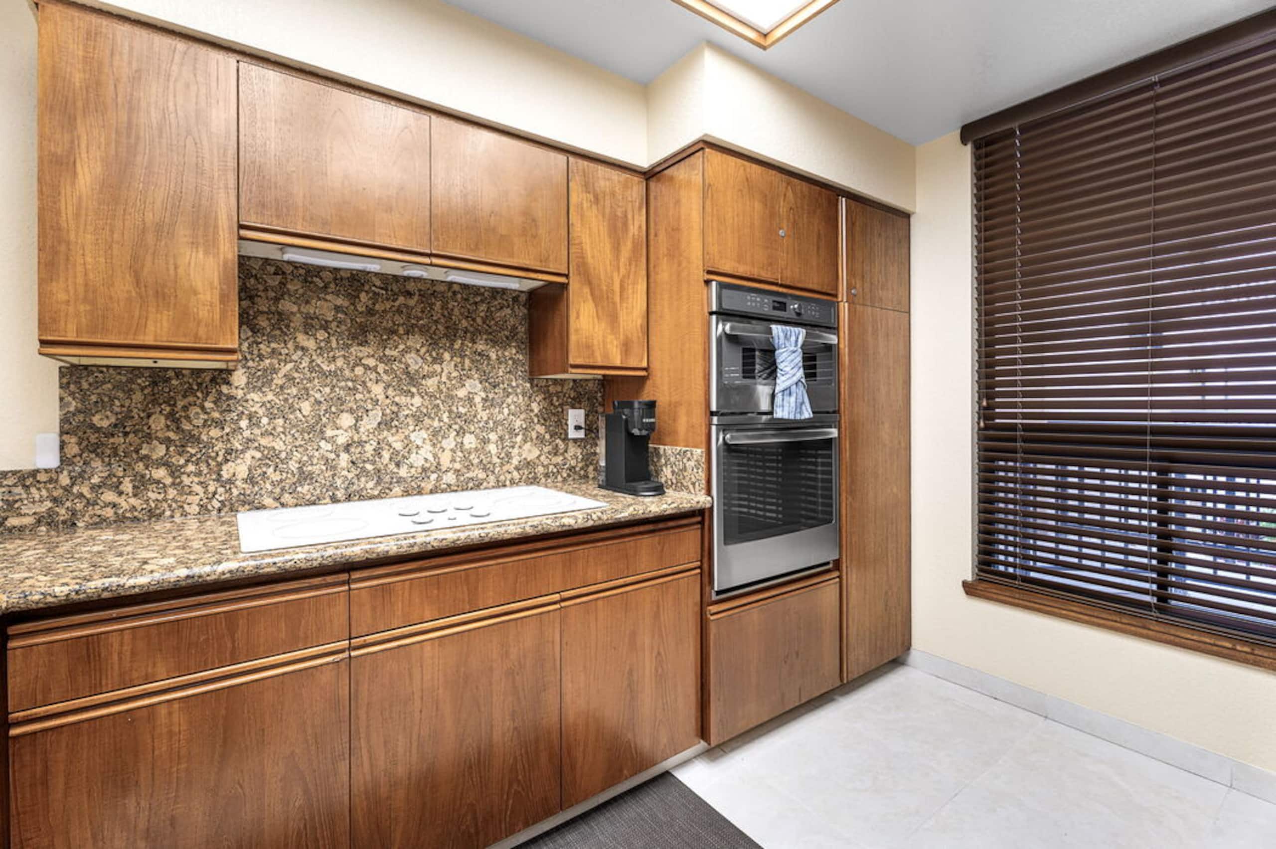 Waikoloa Condo w/ Large Lanai + Golf Views - Photo 9