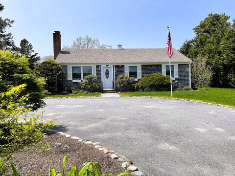 The Alpine/Walk to Beach for 2 or more!