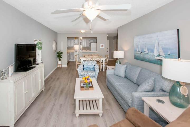 Sea Oats I-103 | Pet-friendly + Pool - Alabama