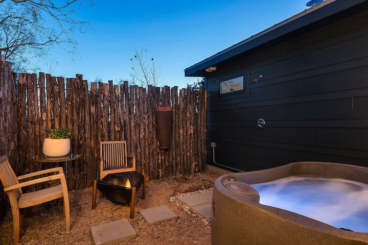 Juniper At Ololo, Hot Tub, Fireplace, Fire Pit! - Fredericksburg, TX