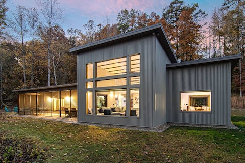 Fancy Pants | Great River| Hot Tub |EV Chg