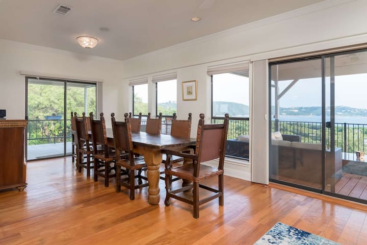 Pool, Pickleball, Piano and Panoramic Lake Views gallery image 5