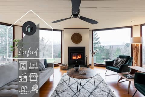 L'Orford Forest Dream: Hot Tub, Fireplace & Views