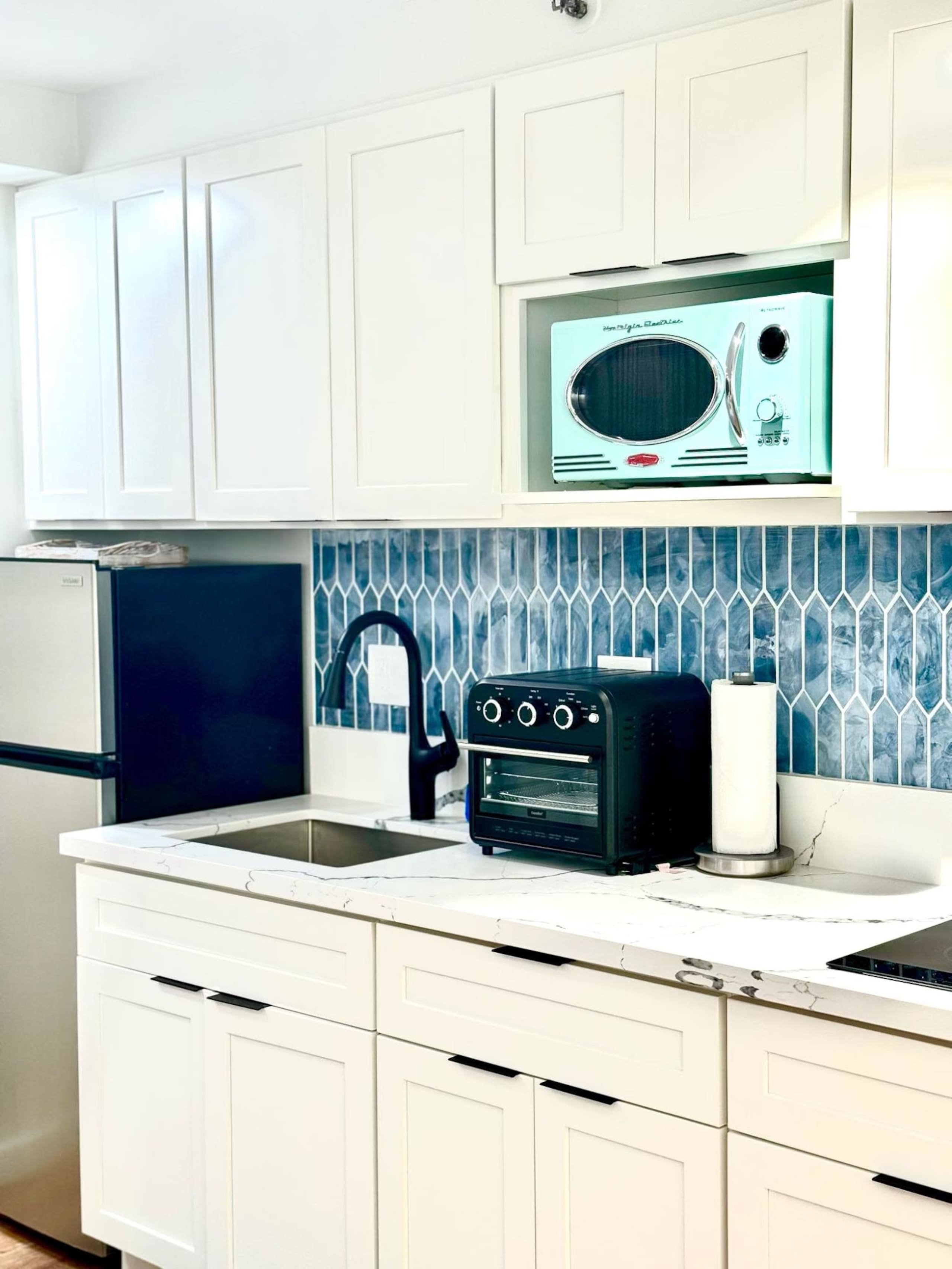 Condo in Honolulu · ★4.86 · Studio · 2 beds · 1 private bath - Image 17