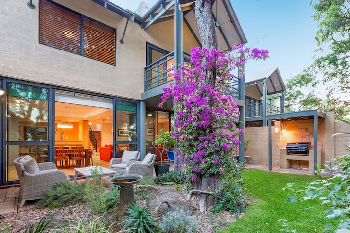 Sea Vista—Beachside Resort-style Bliss