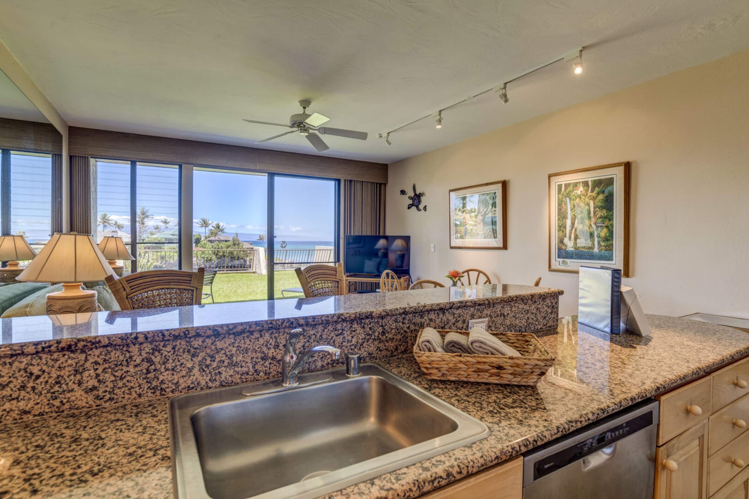 Condo in Lahaina · ★4.72 · 1 bedroom · 2 beds · 1 private bath - Image 12