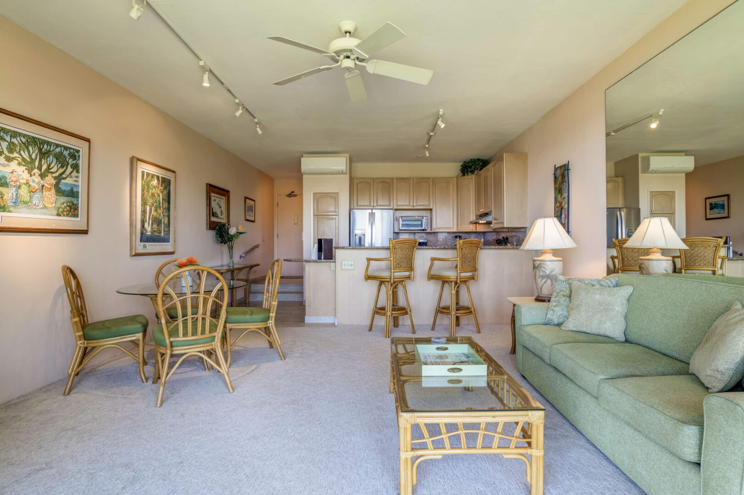 Condo in Lahaina · ★4.72 · 1 bedroom · 2 beds · 1 private bath - Image 4