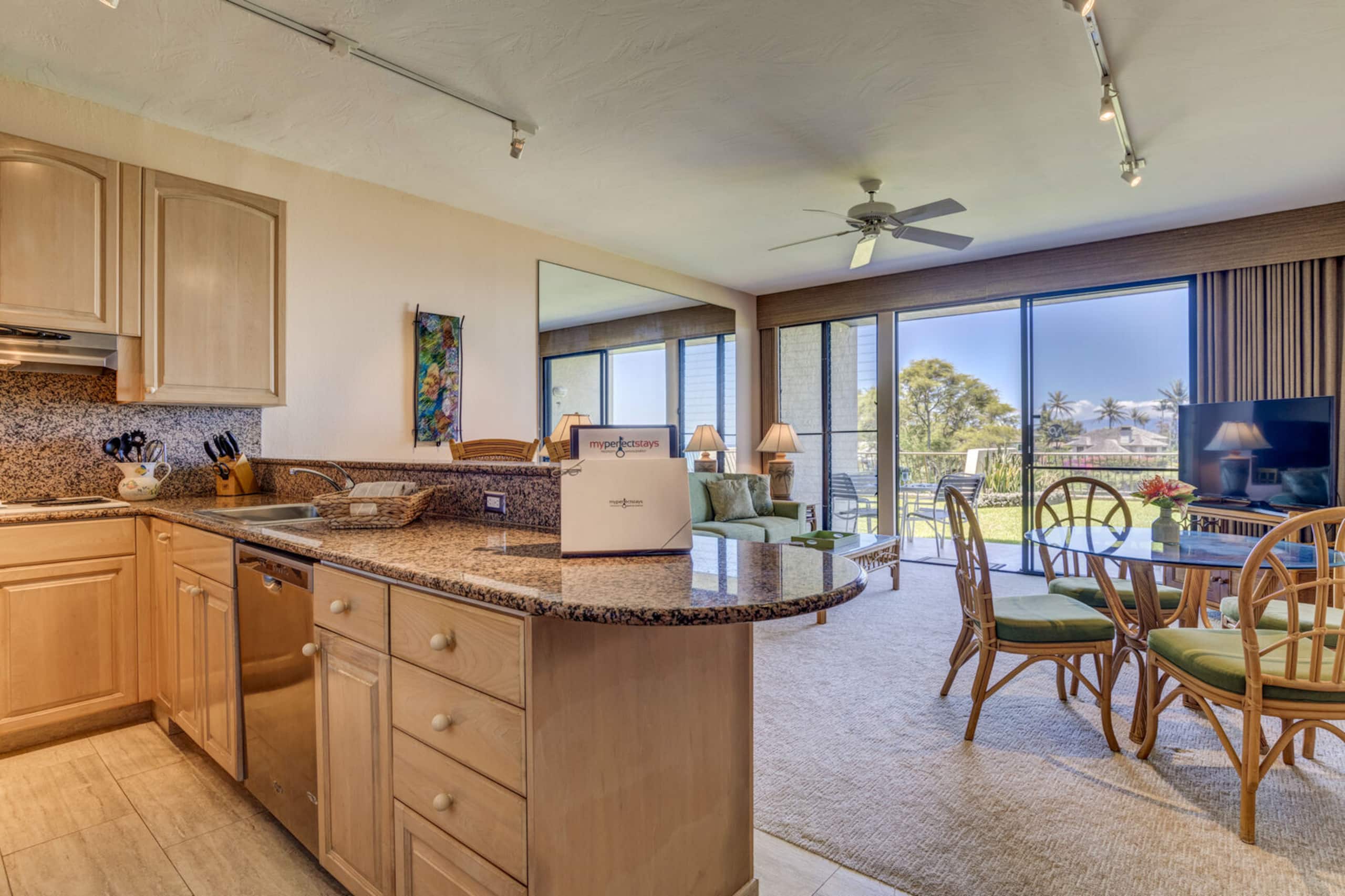 Condo in Lahaina · ★4.72 · 1 bedroom · 2 beds · 1 private bath - Image 13