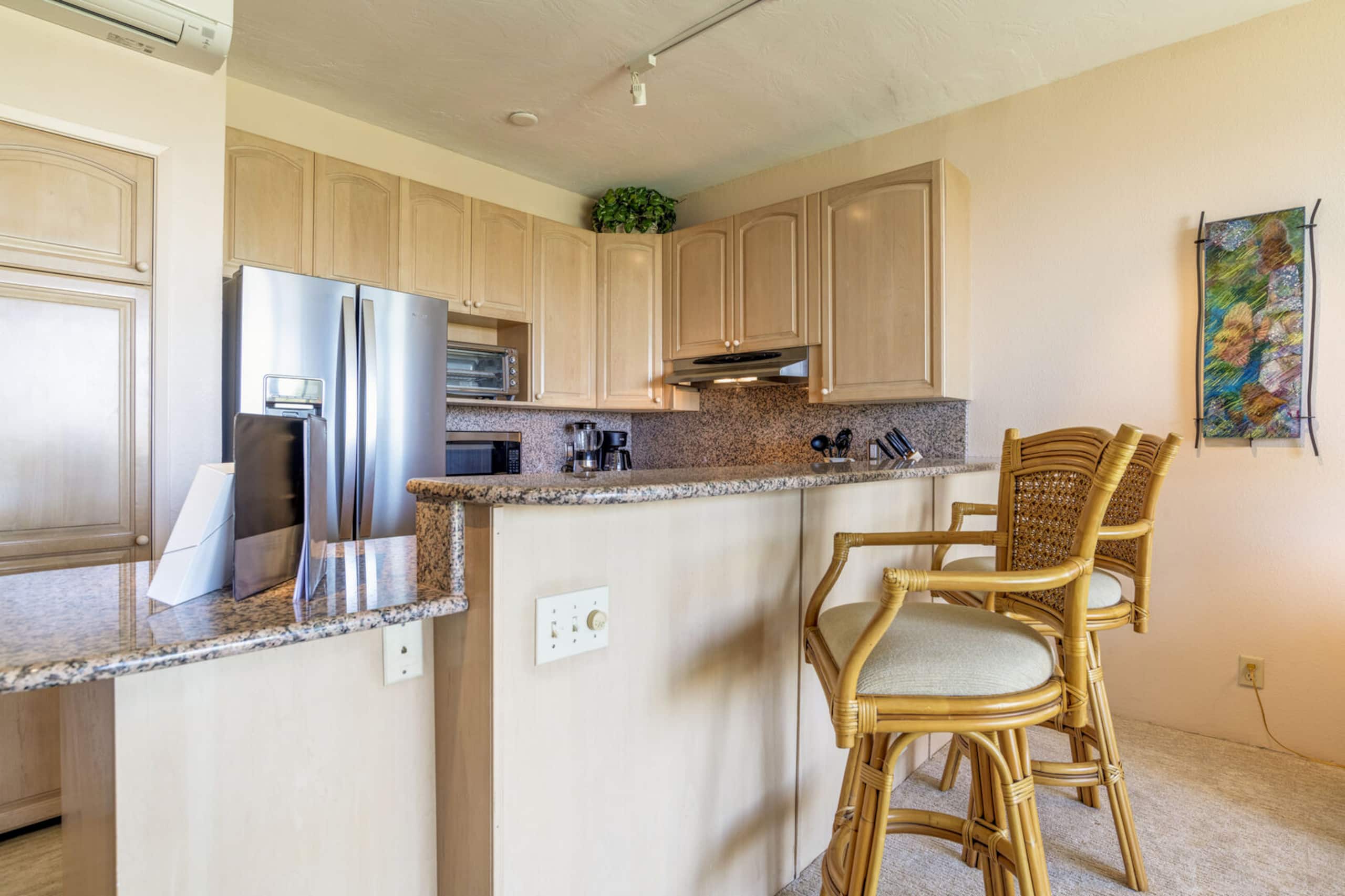 Condo in Lahaina · ★4.72 · 1 bedroom · 2 beds · 1 private bath - Image 14