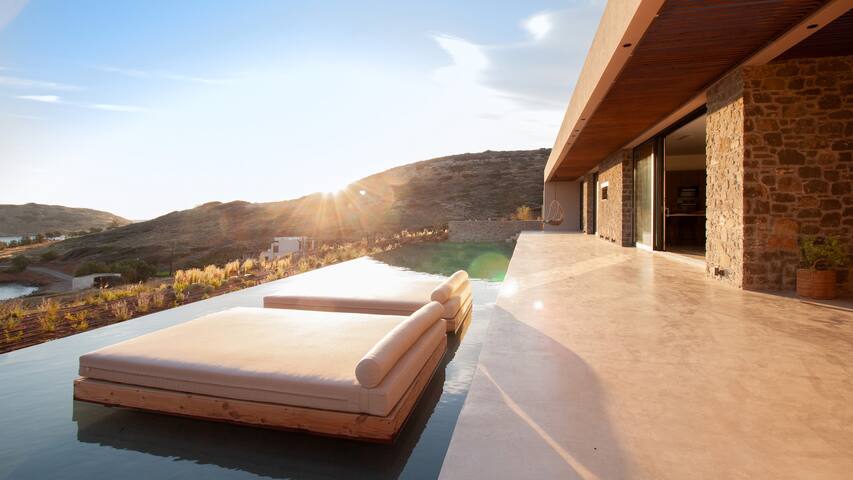 Ground Level Villa with Sea View