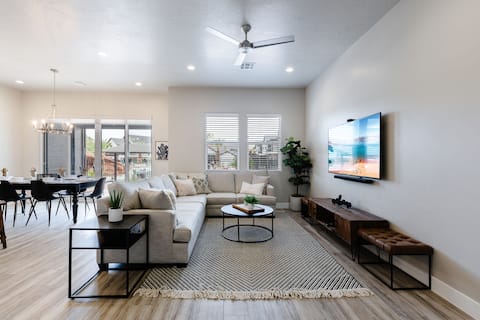 27, Community Pool, Paddleboards and Kids' Kayaks