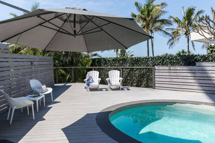 Sunshine Haven – Pool – Beachfront – Ocean Views gallery image 3