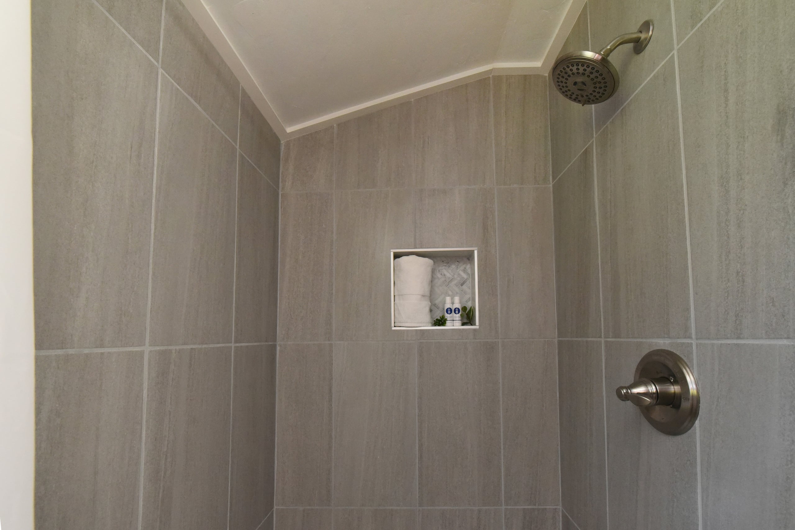 Condo in Lahaina · ★4.79 · 3 bedrooms · 5 beds · 3 private baths - Image 25