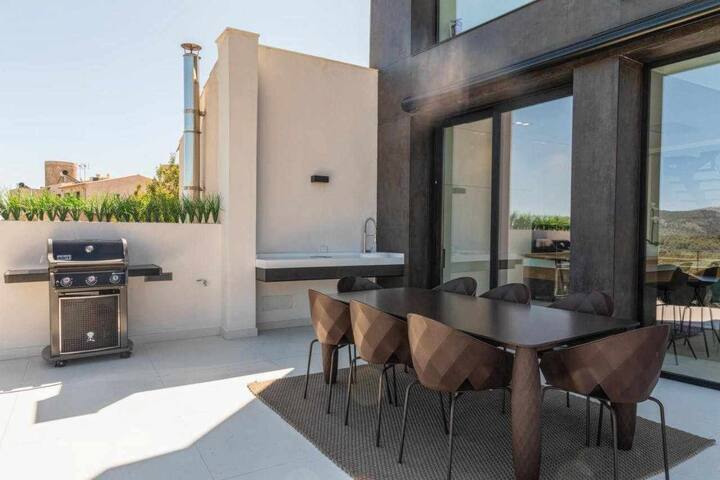 Luxury Villa with pool, jacuzzi & panoramic views gallery image 4