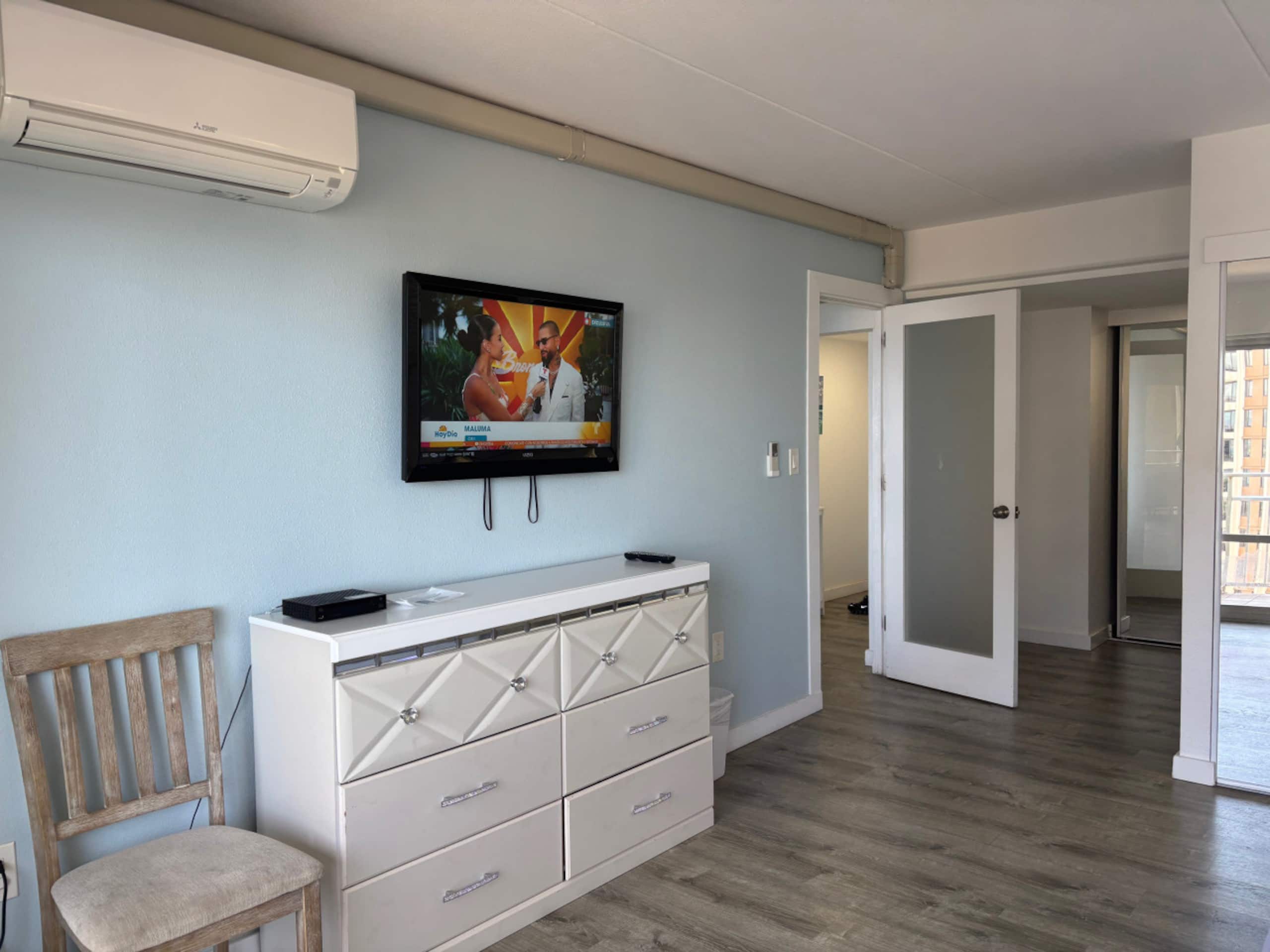 Condo in Honolulu · ★4.44 · 2 bedrooms · 4 beds · 2 private baths - Image 13