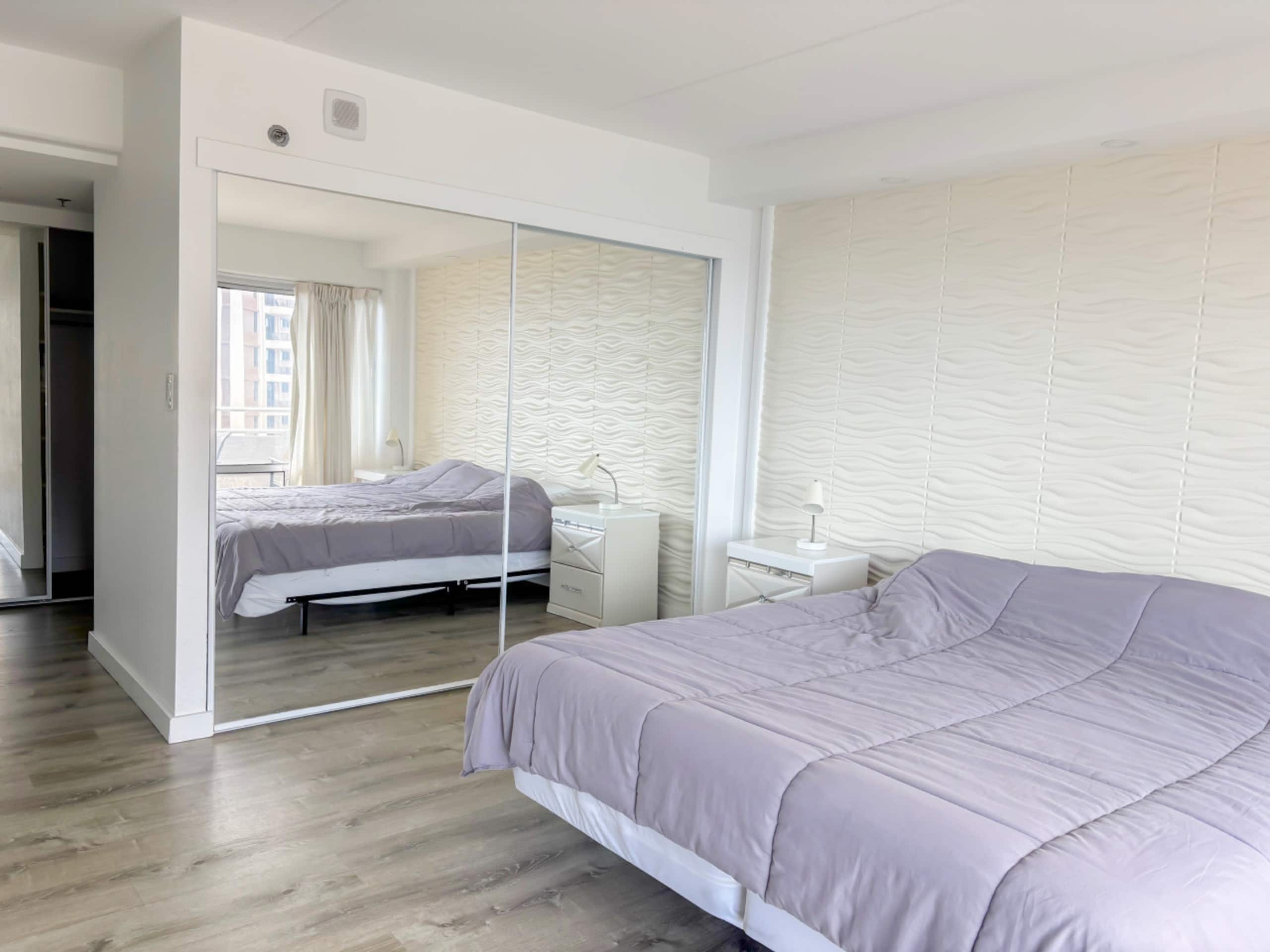 Condo in Honolulu · ★4.44 · 2 bedrooms · 4 beds · 2 private baths - Image 11