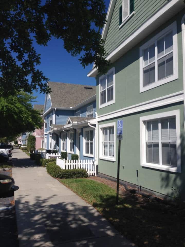 Venetian Bay Townhome - Spacious 4br W/ Resort Amenities - Kissimmee